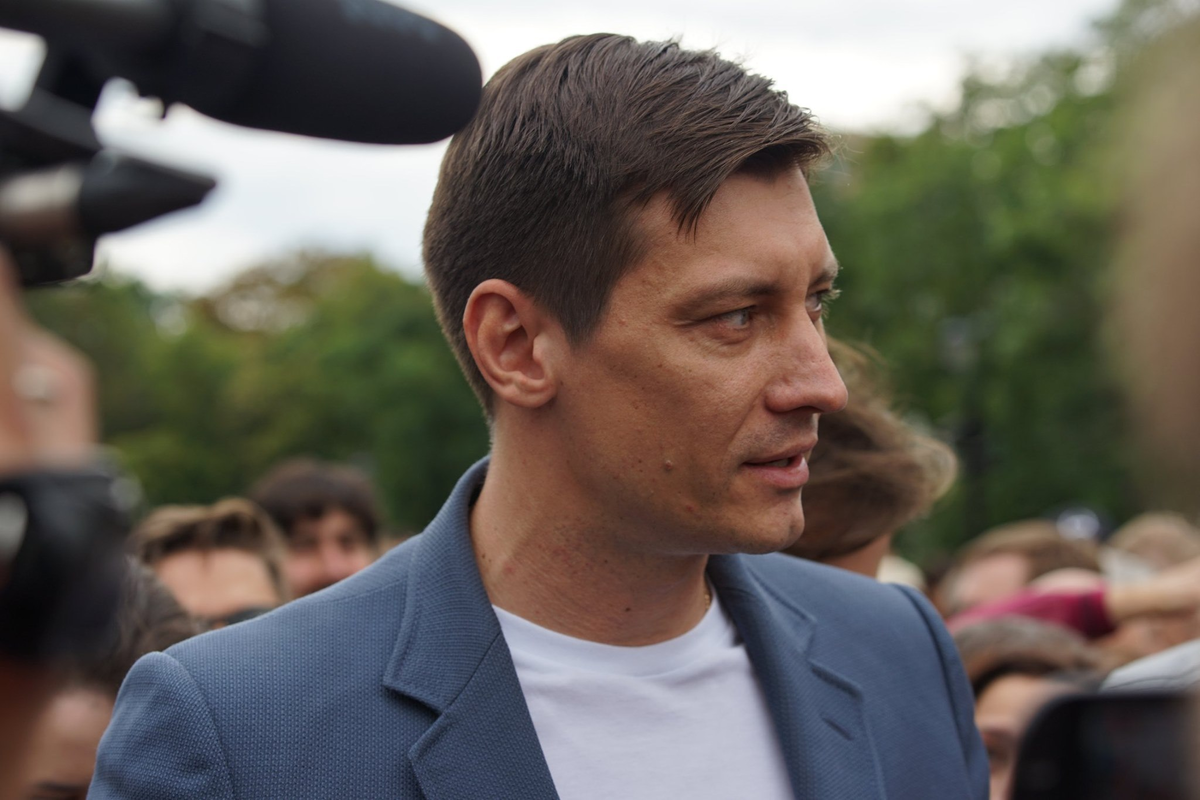 Дмитрий Гудков на Пушкинской площади. Фото: общественный медиа-проект "На Злобу"