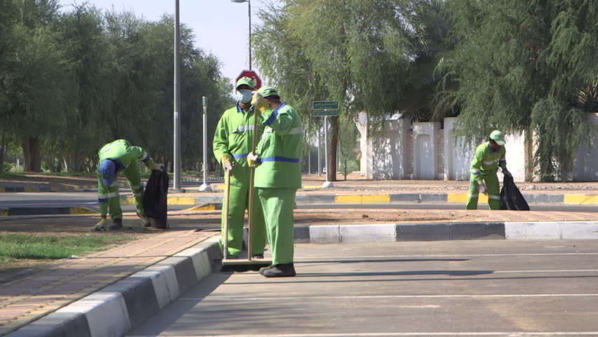 Эмиратские дворники. Фото из открытого источника.