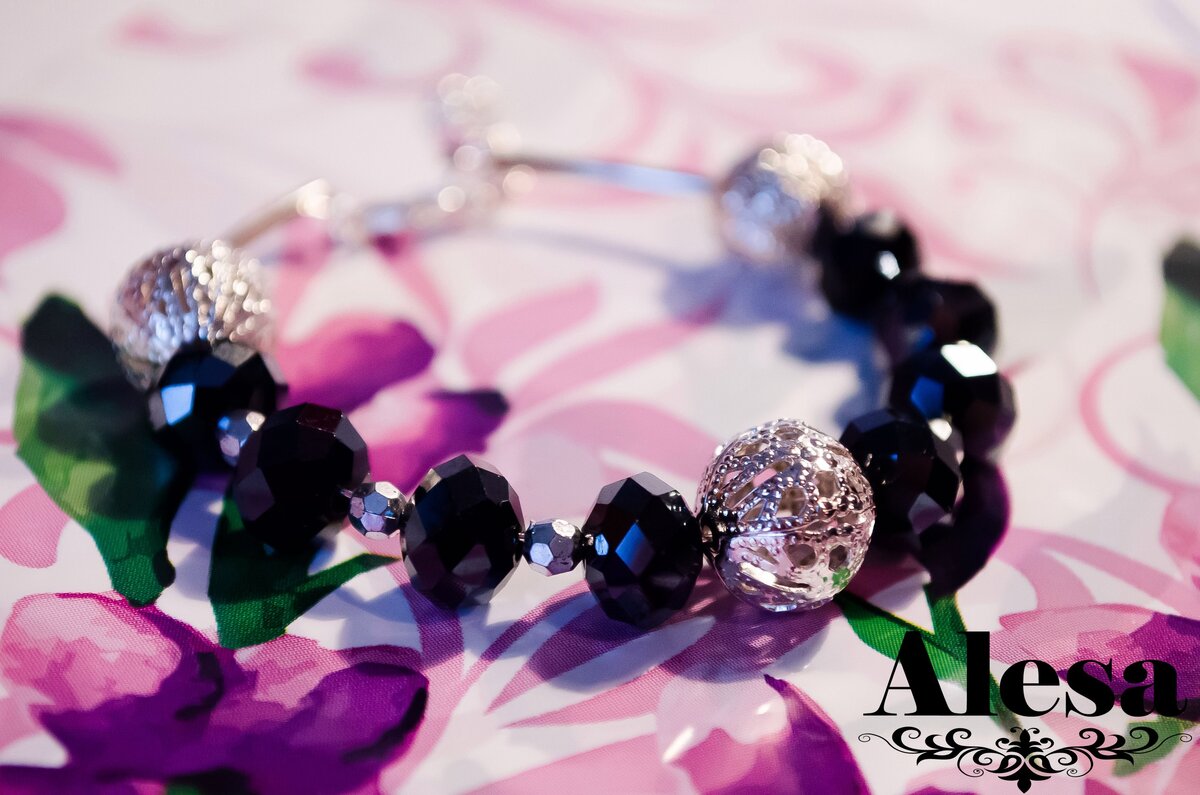 Украшение с натуральными камнями