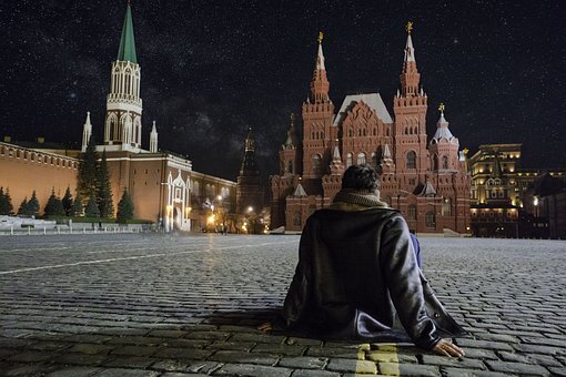  https://cdn.pixabay.com/photo/2017/03/17/18/42/red-square-2152375__340.jpg
