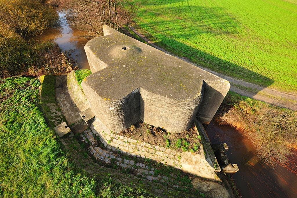 Один из шлюзовых ДОТов, отвечавший за поддержание уровня воды. Фото с сайта http://www.fortengordels.be/