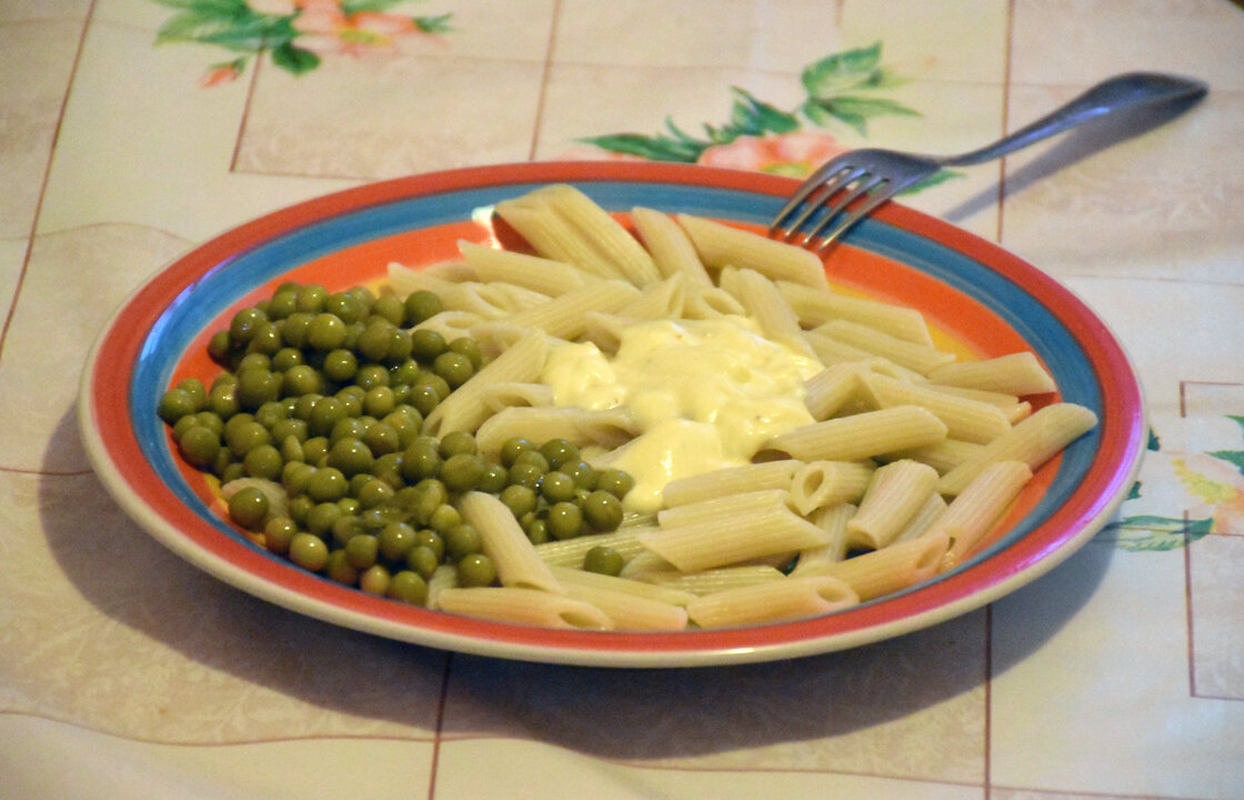 Осталось добавить сыра или мяса