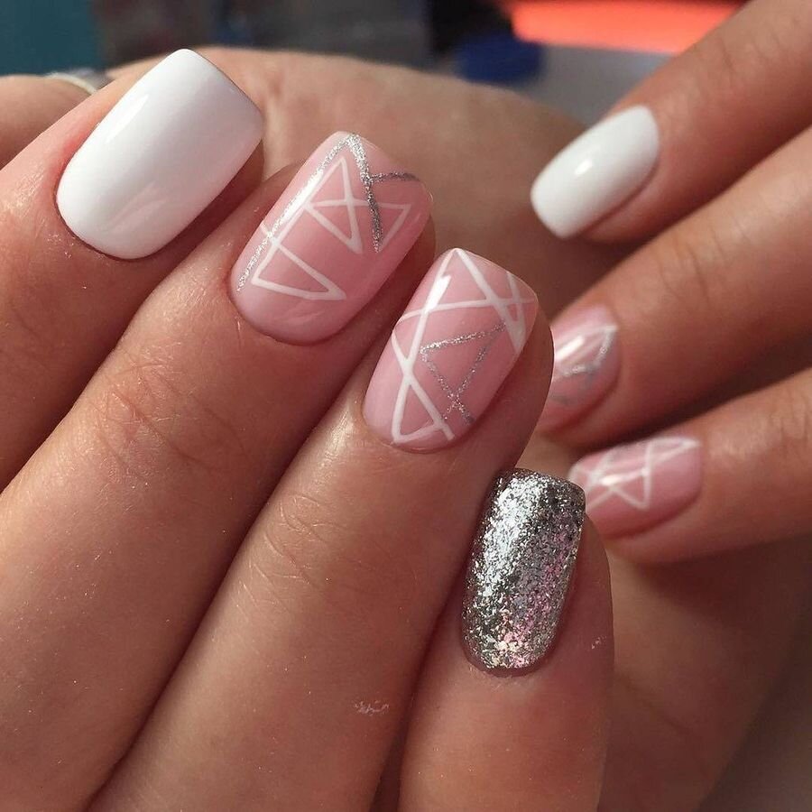 Геометрический маникюр.