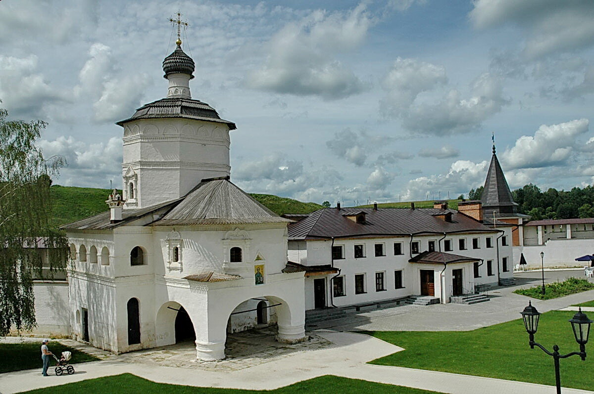 Старицкий Успенский монастырь Введенская Церковь