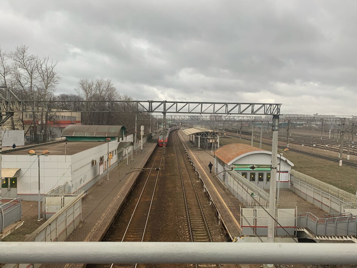 Вид с моста на  станцию Панки, Люберцы.Листайте вправо.