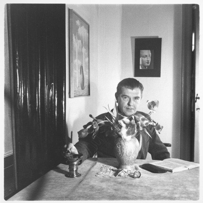 Рене Магритт у себя дома.