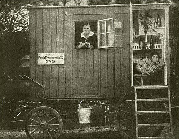 Первый передвижной бордель. 