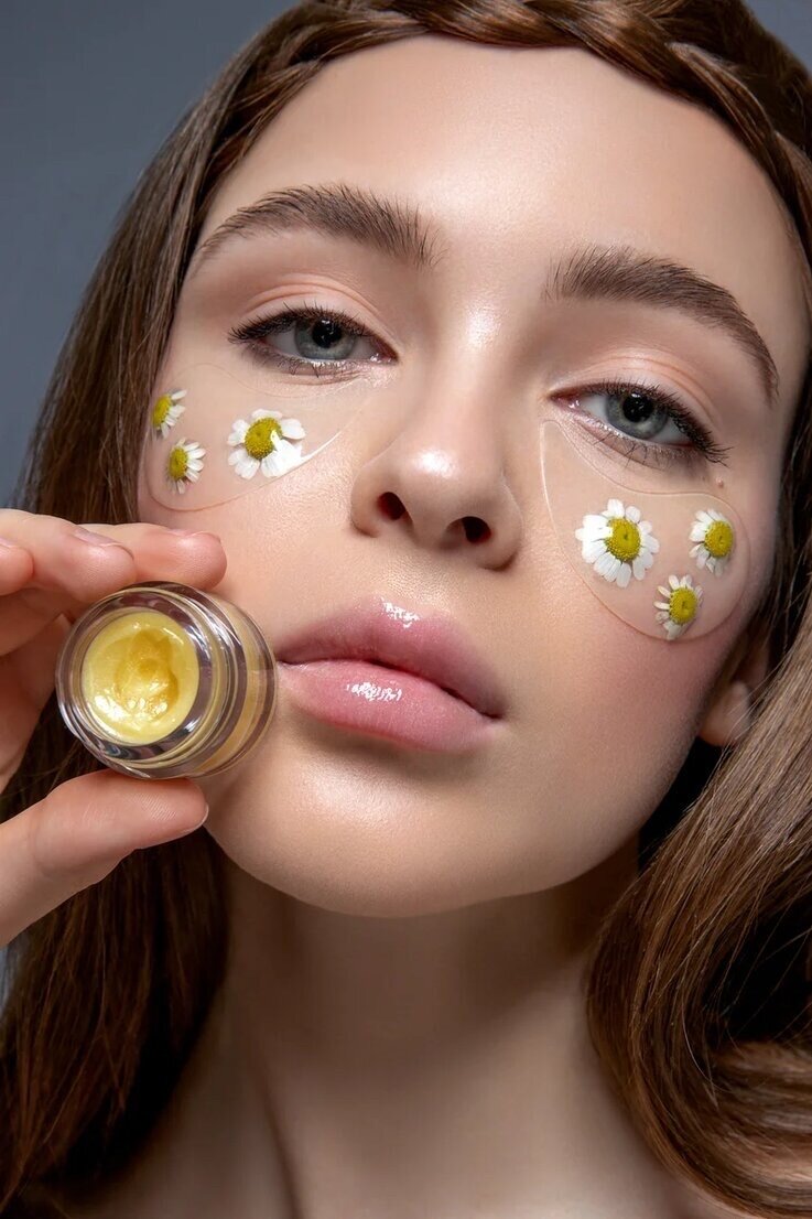 Photo: @portrait_lab Model: @li_kukush
Mua: @vlasova_makeup_artist