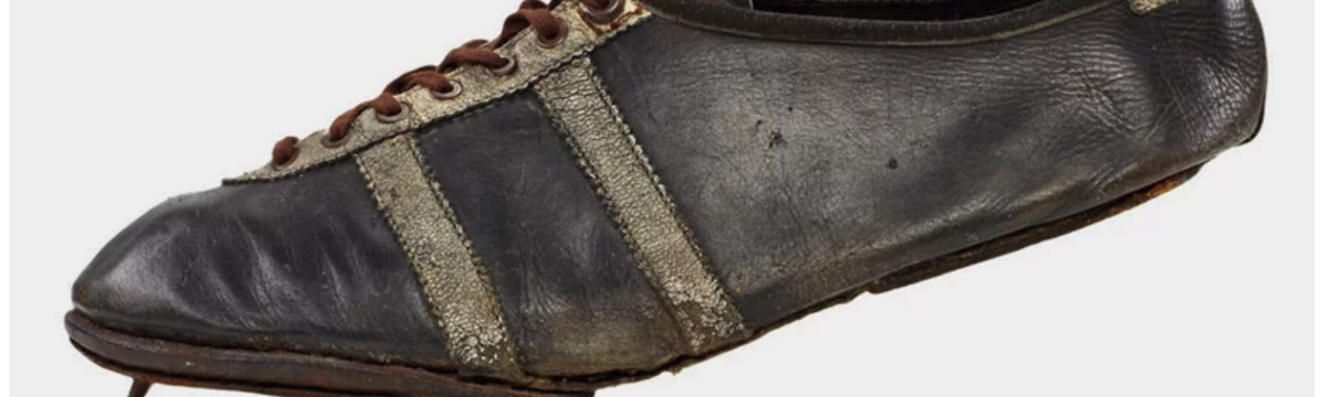 Одна из первых пар фирмы Dassler *в будущем Adidas*