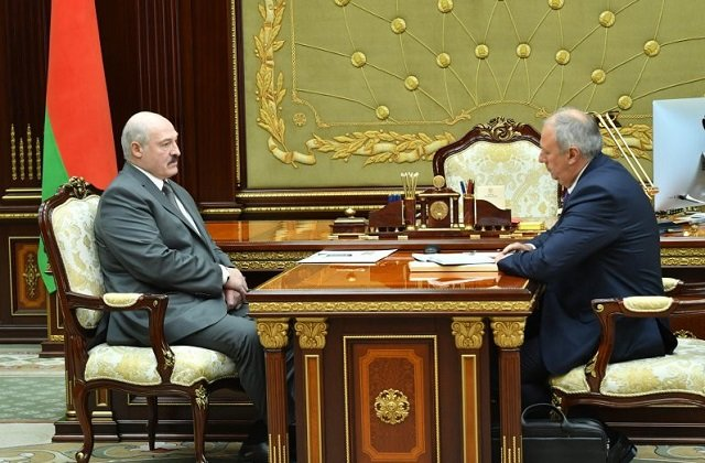 По словам президента, Россия продаёт газ Европе по $70, а Белоруссии по $127.