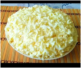 Салат "Невеста" нежный на вкус, украсит любой праздник