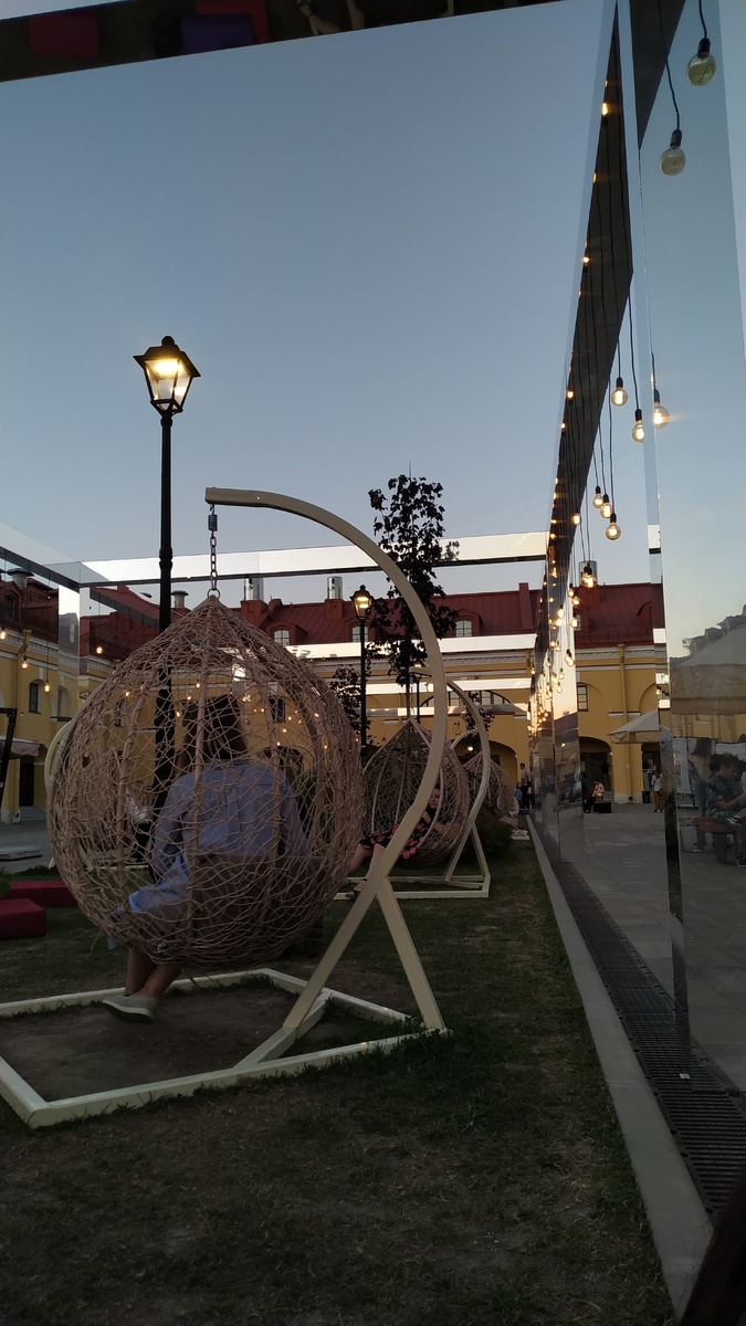 Много мест, где можно перекусить или поужинать