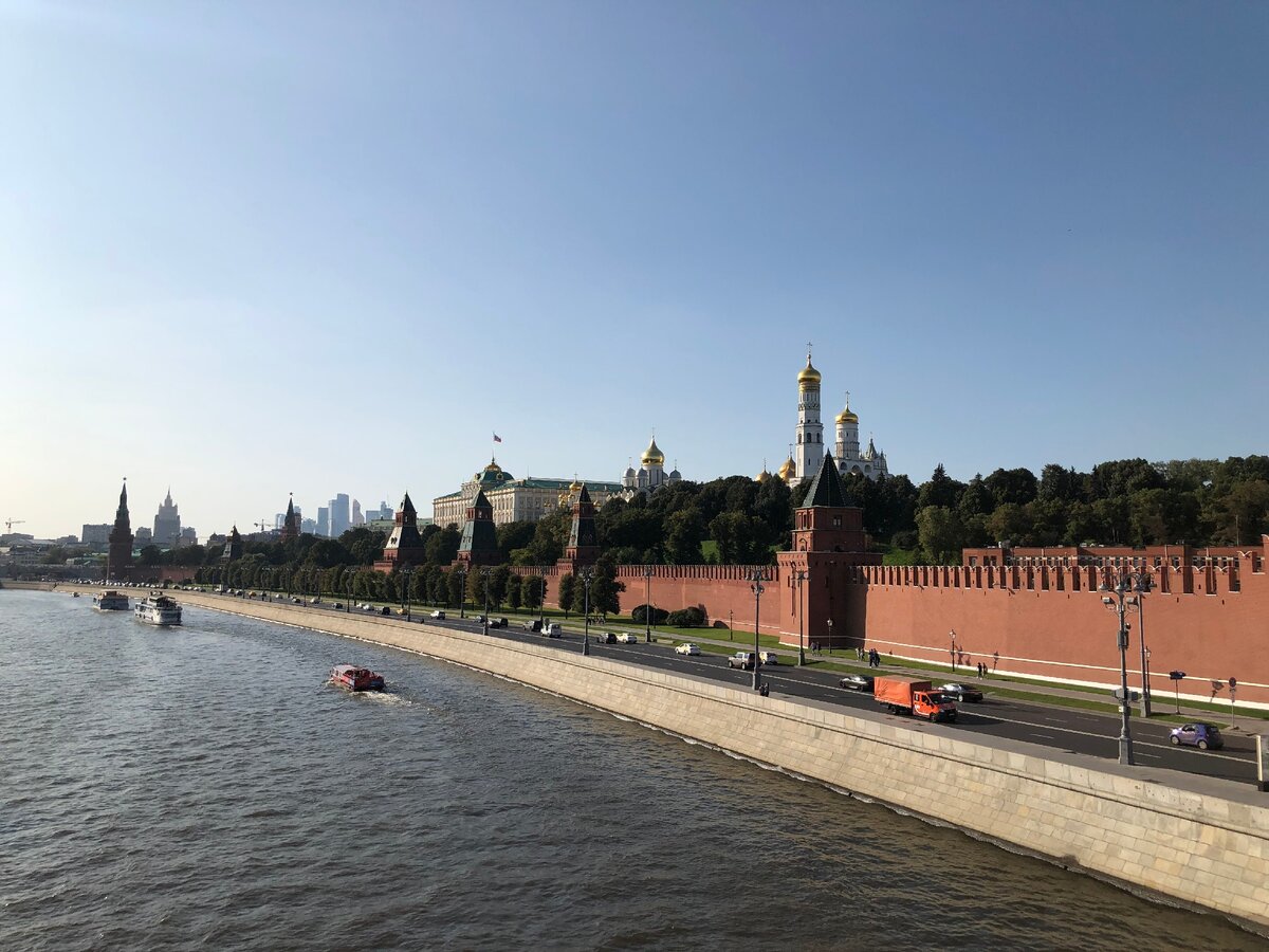 Кремлёвская набережная. Фото автора