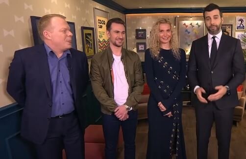 Тренерский штаб "Хрустального" в составе Сергея Дудакова, Даниила Глейхенгауза и Этери Тутберидзе посетили Первый канал и программу "Вечерний Ургант". Источник фото: YouTube канал Вечерний Ургант.