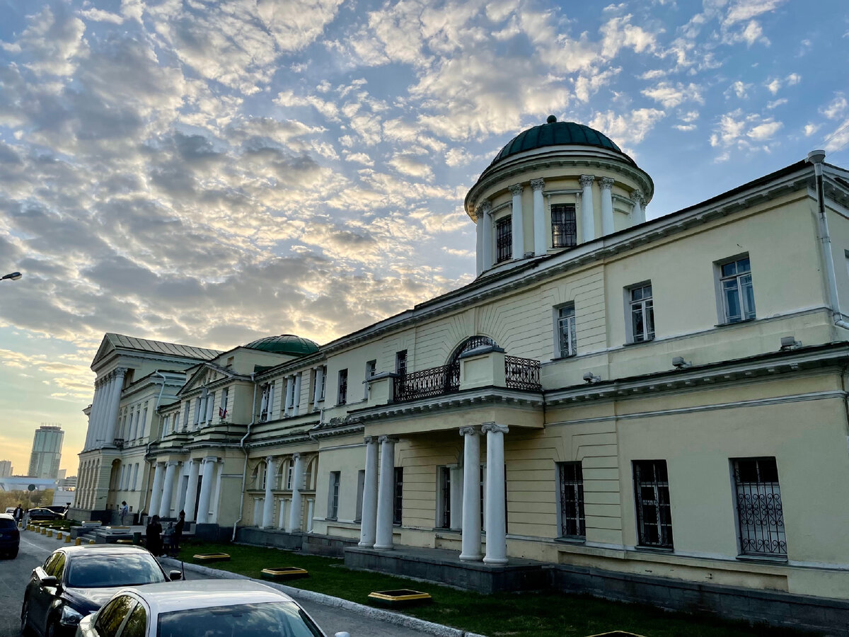 Екатеринбург за 1-3 дня | Что посмотреть самому бюджетно без занудных  лекций | Manikol. Путешествия всей семьей | Дзен