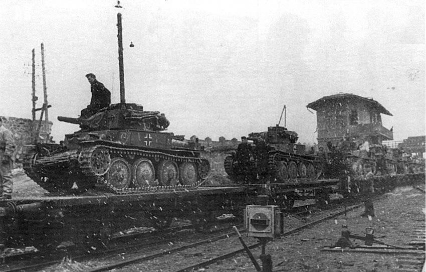 Танковые группы вермахта 1941. 22 Танковая дивизия вермахта. Танки Севастополь 1942. Немецкие танки в Крыму 1942. Крымский фронт мая 1942 года.