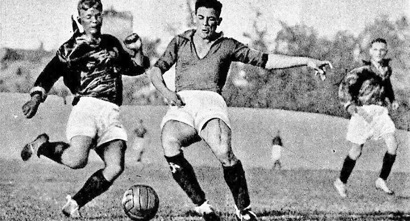 Известная фотография с прорывом к воротам соперника Петра Дементьева 