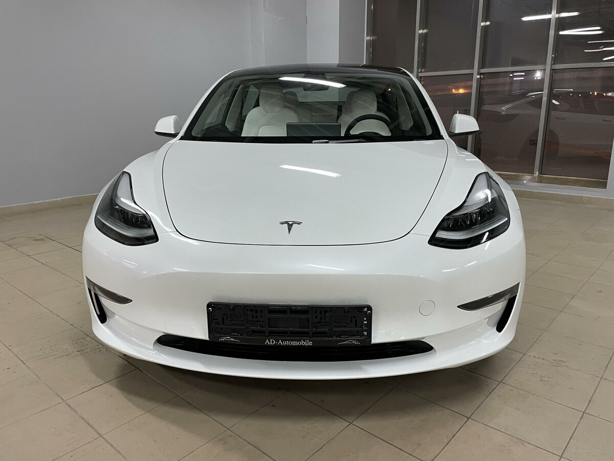 Tesla Model 3. Источник иллюстрации - Яндекс.Картинки