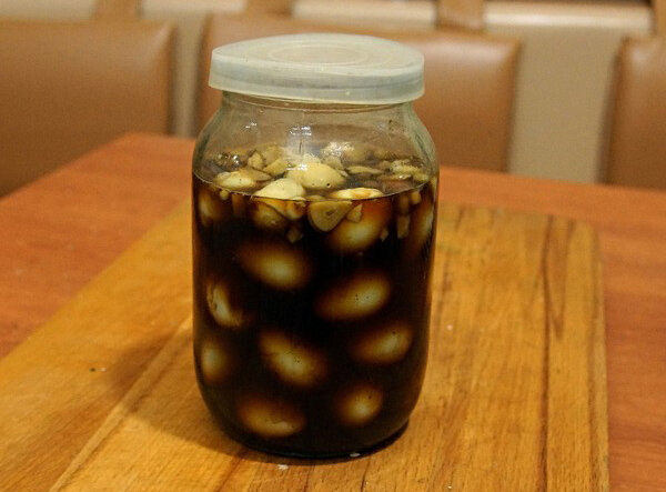 Маринованные перепелиные яйца по-китайски.