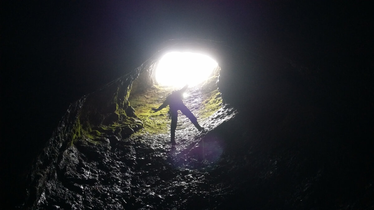 Входной колодец пещеры Баджейская.