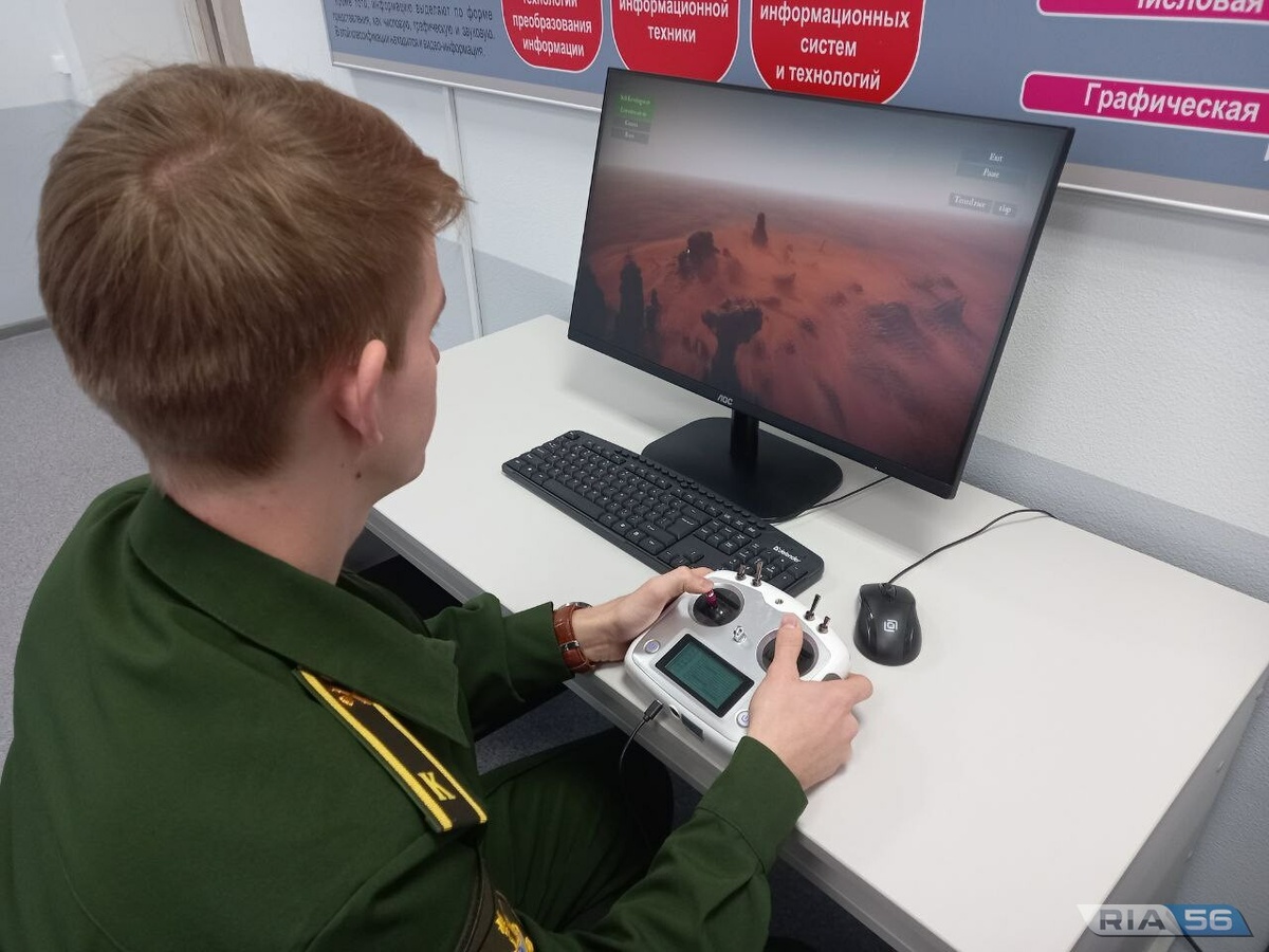  📷    В Оренбурге студенты ОГУ могут получить военную специальность без отрыва от обучения Марина Шарт