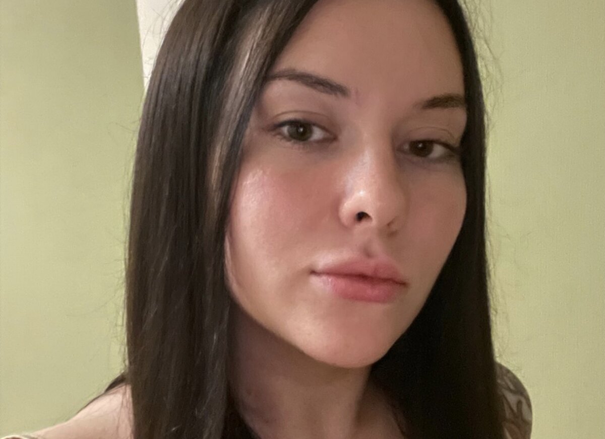 Я нанесла тон за 2 минут, тонким слоем, виднеется натуральный румянец