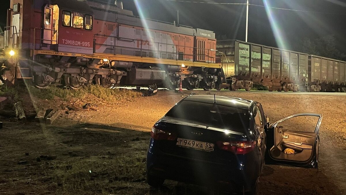     В ДТП также угодила еще одна машина.