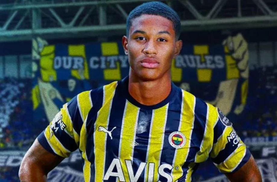 Защитник в ЦСКА, замена Венделу и 6 млн. от «Спартака»: последние трансферные новости российского футбола. Главное, что случилось на российском трансферном рынке.-4