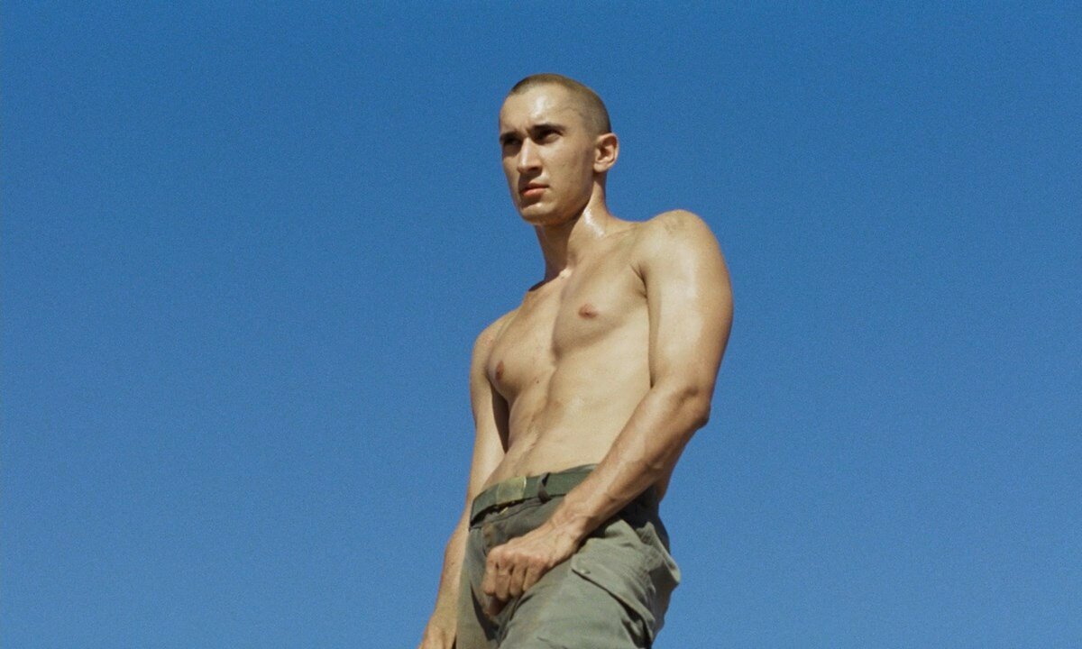 Более корректный перевод названия, под которым фильм известен «Красивая работа».