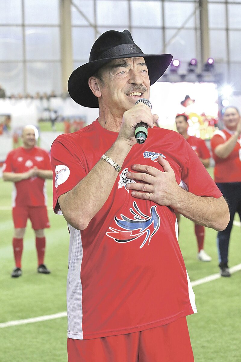    Михаил Боярский получает миллион рублей за 40-минутный концерт. Фото: Борис КУДРЯВОВ/Экспресс газета