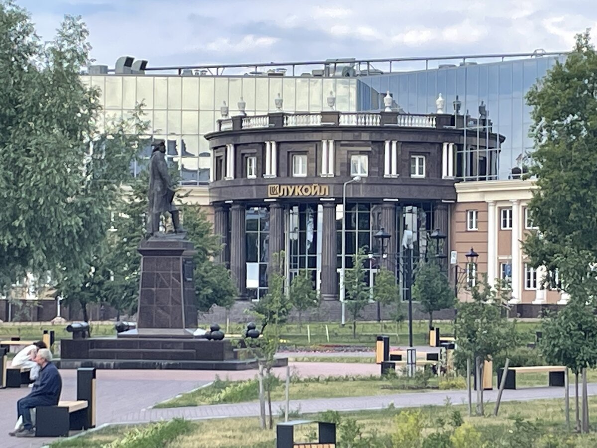 Вот такая эклектика в городе!