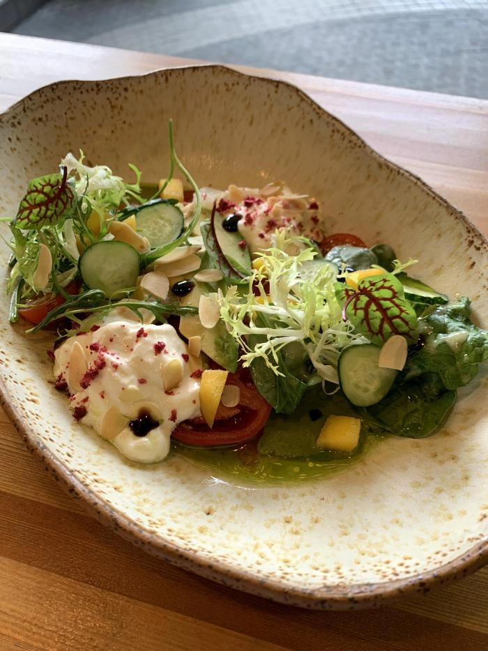 Салат из манго и страчателлой