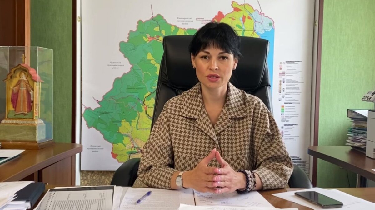     Врио главы Ольгинского округа Екатерина Ванникова сообщила об эвакуации местных жителей — их довезут до ПВР во Владивостоке. Всего за людьми отправят несколько автобусов — гражданам пора собирать вещи.