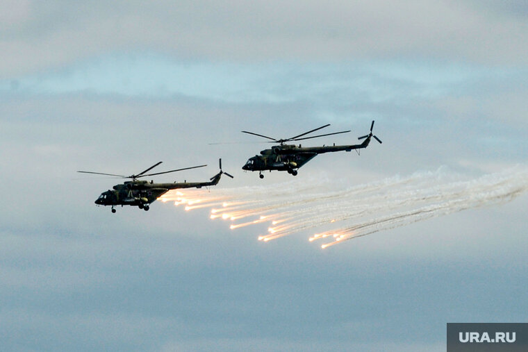    Украинский вертолет Ми-8 не долетел до группировки «Запад», нанеся урон по позициям ВСУ