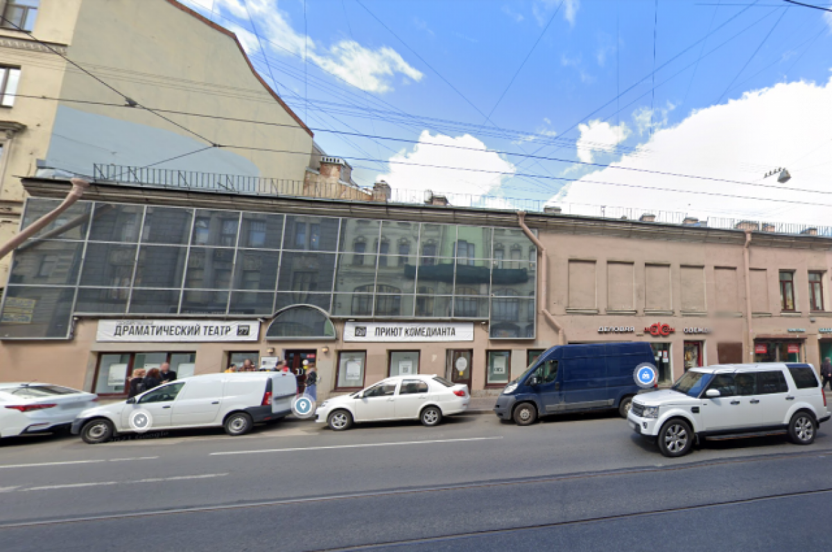    Дом №27, мимо которого будет сложно ездить в течение восьми месяцев.