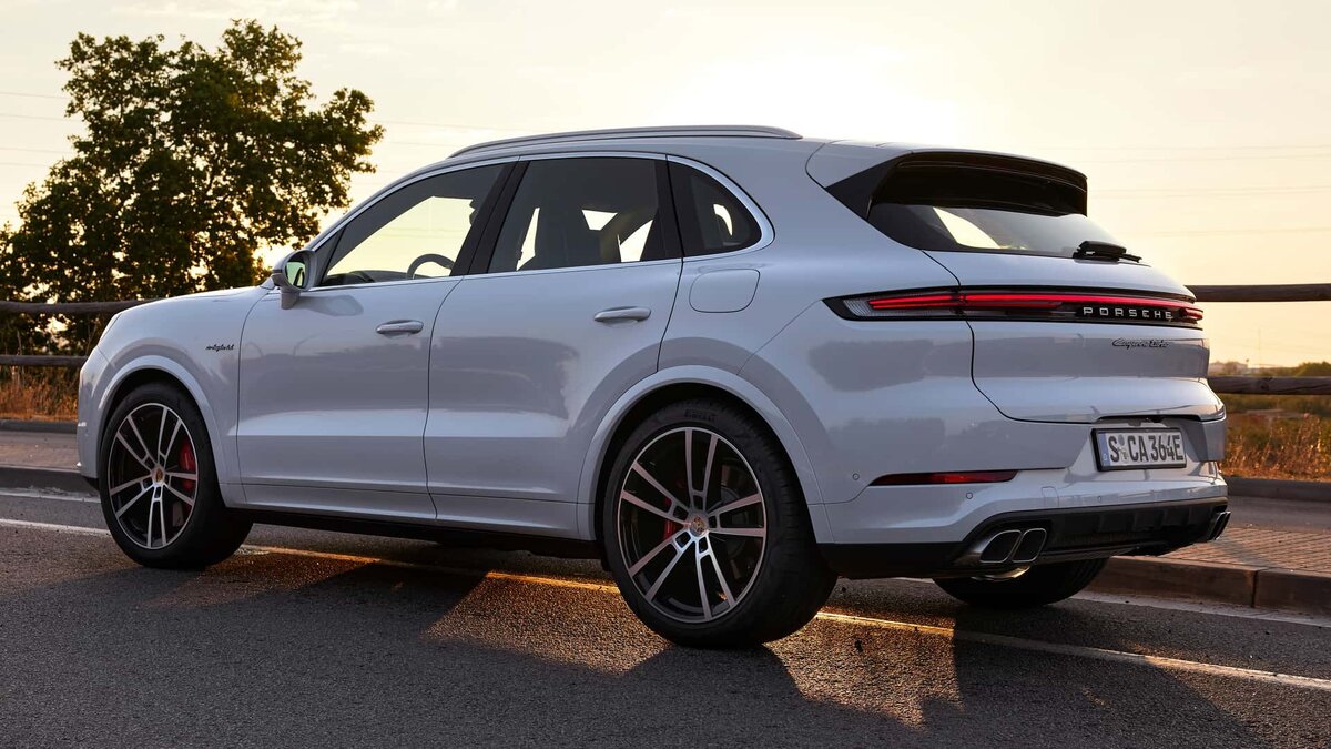 Porsche Cayenne Turbo E-Hybrid 2024