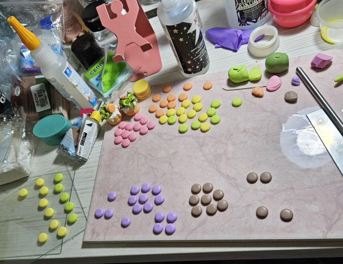 Мой любименький вечно захламленный рабочий стол