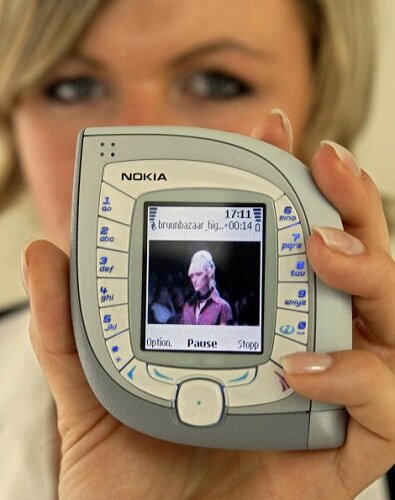 Nokia 7600