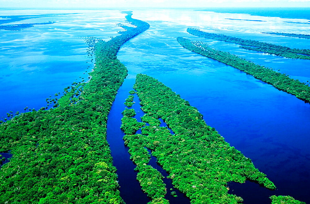 Реки на планете земля. Амазонка самая длинная река в мире. Река Амазонка самая полноводная река в мире. Река Амазонка самая широкая. Река Амазонка в Бразилии.