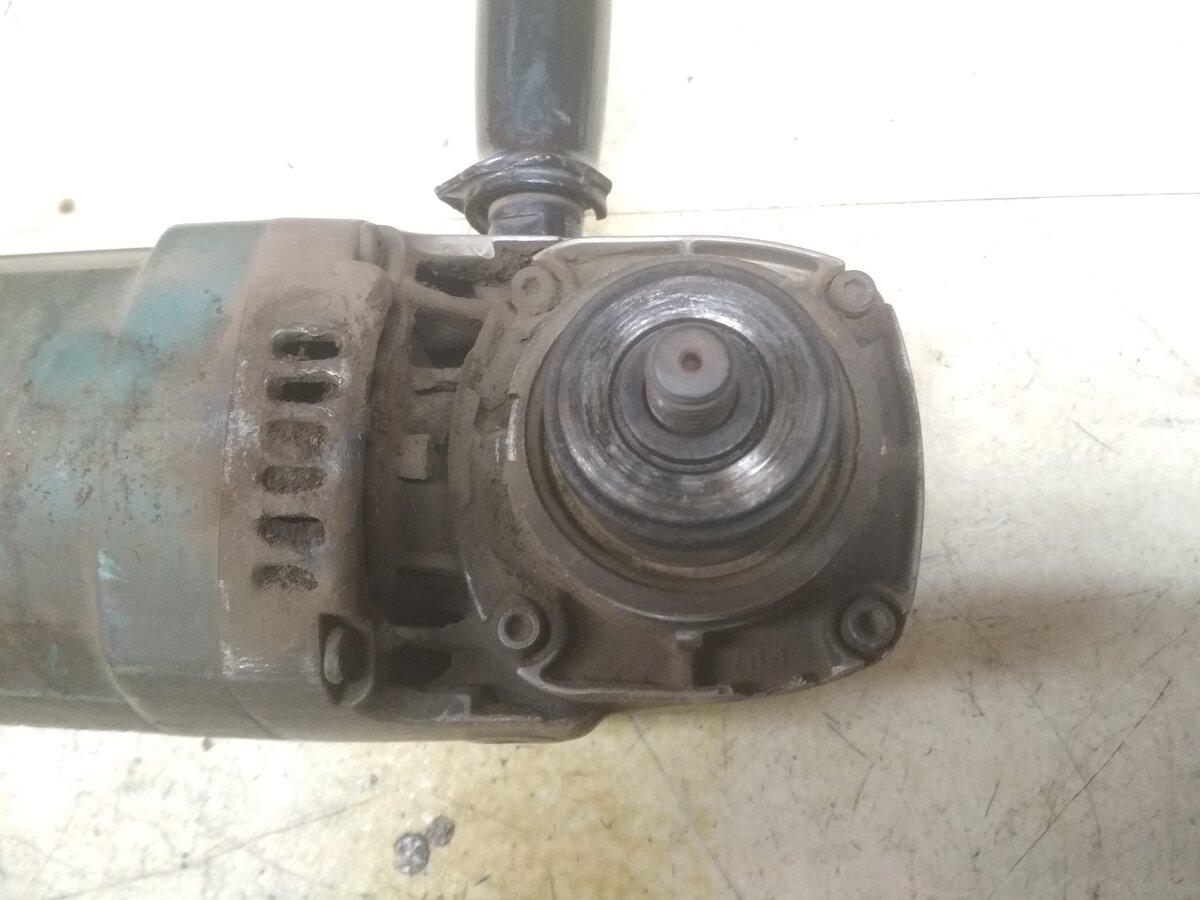 Корпус редуктора. Обратите внимание на вентиляционные отверстия.