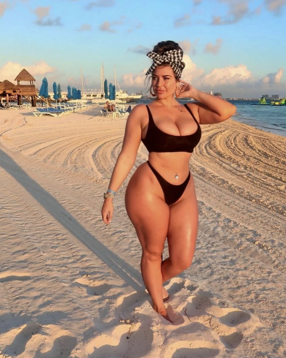 instagram.com/fashionnovacurve/