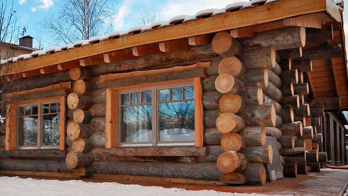 Дом из скобленого бревна