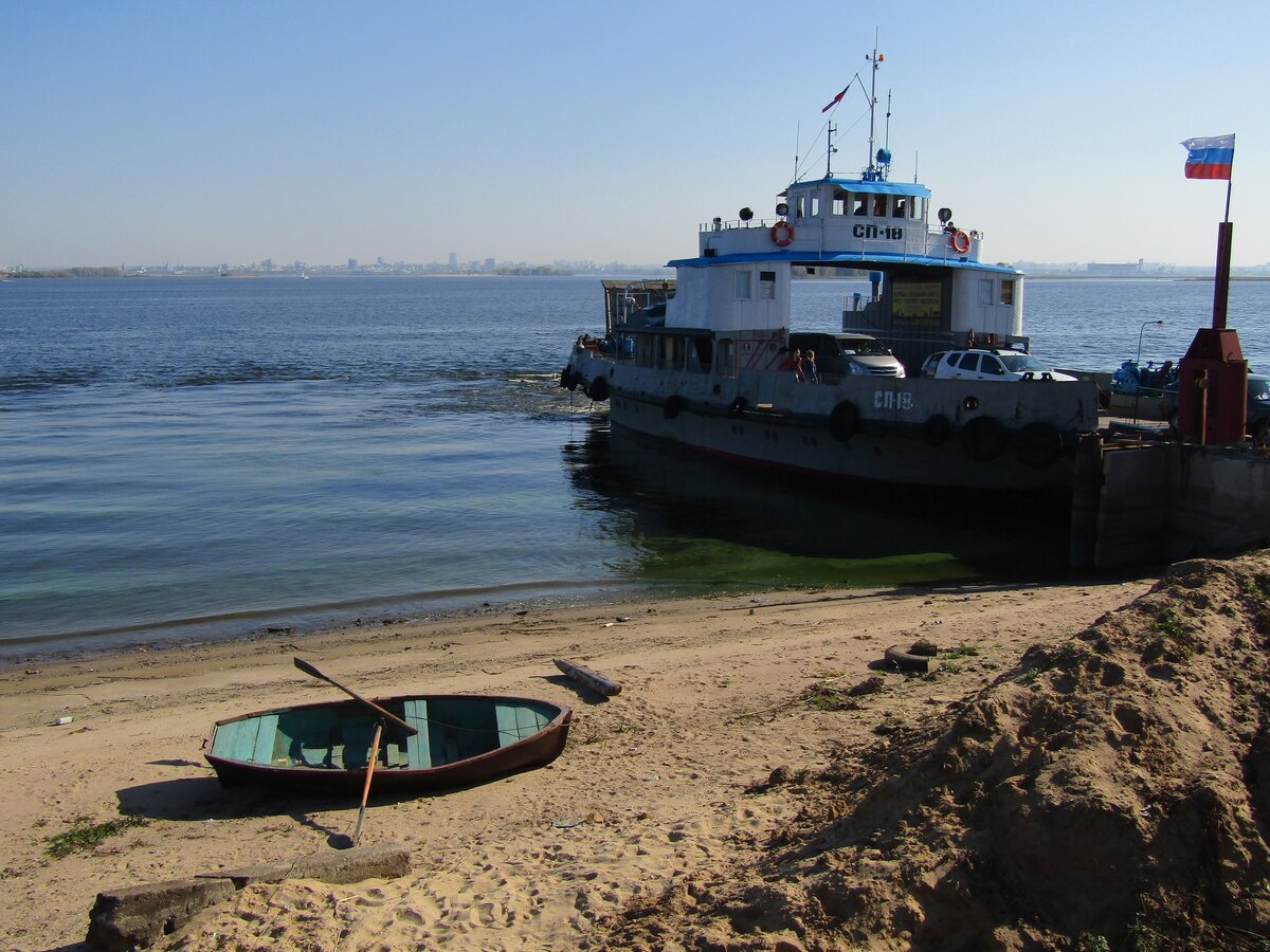 Там вообще оборудована удобная пристань и ты сходишь с аппарели, но кадр какой-то уж прям совсем хороший получился.