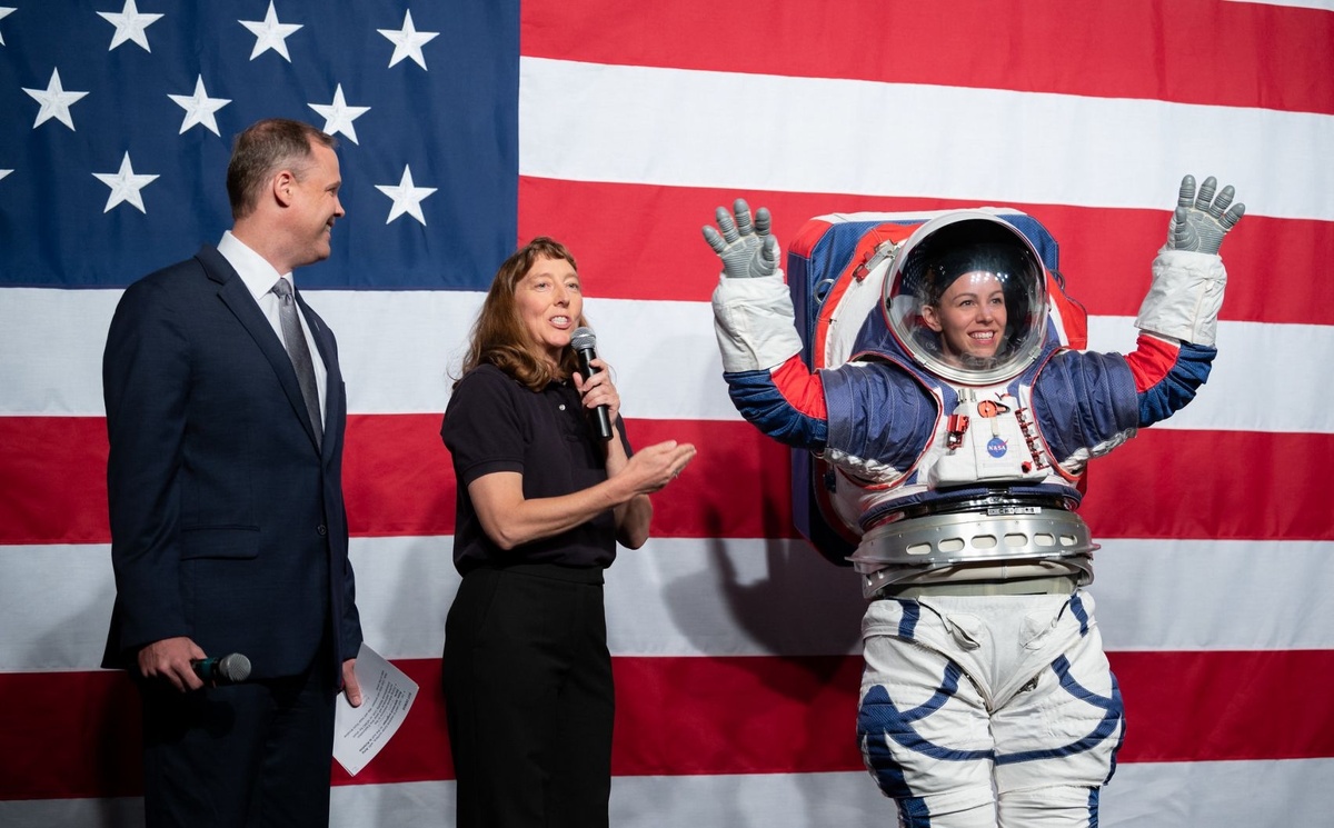© NASA