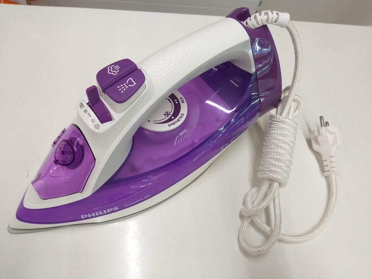 модель с тефлоновым напылением на алюминиевую основу. ценник от 4000 тыс.