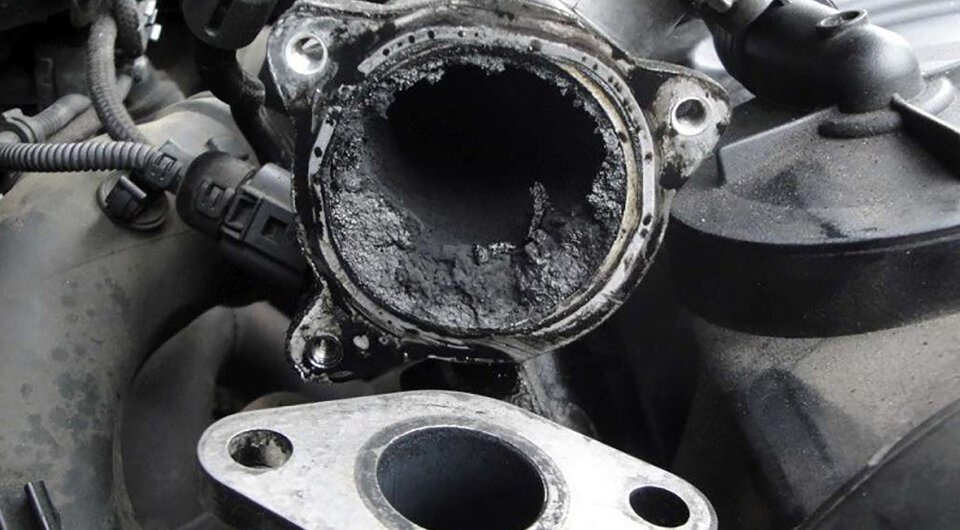 Забитый клапан EGR. Источник: Яндекс-картинки.