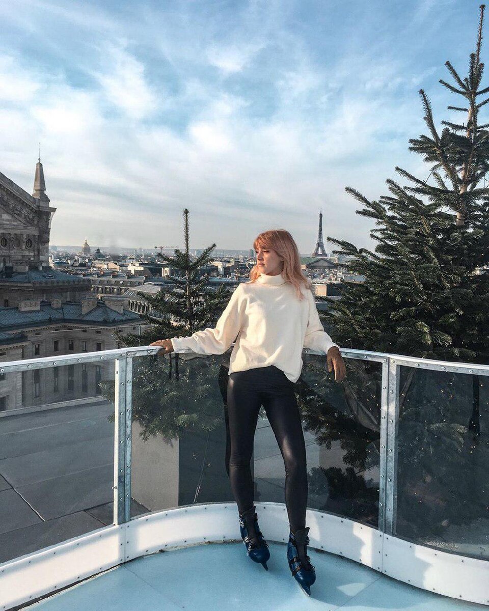 Galeries Lafayette Rooftop Ice Rink. Фото by ＬＡＵＲＥＮＥ ☾ https://www.instagram.com/p/B5nm_ewKHrA/