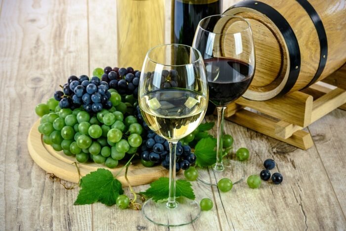 Красное или белое вино — дело лишь вашего вкуса (Фото: pixabay.com)