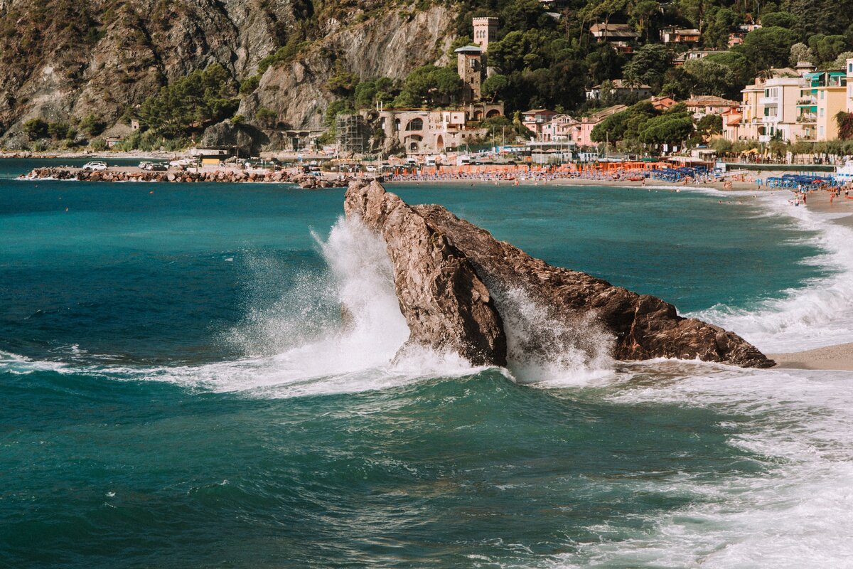 я еще не была на Бали, поэтому ностальгирую по морю глядя на карточки с Италии
