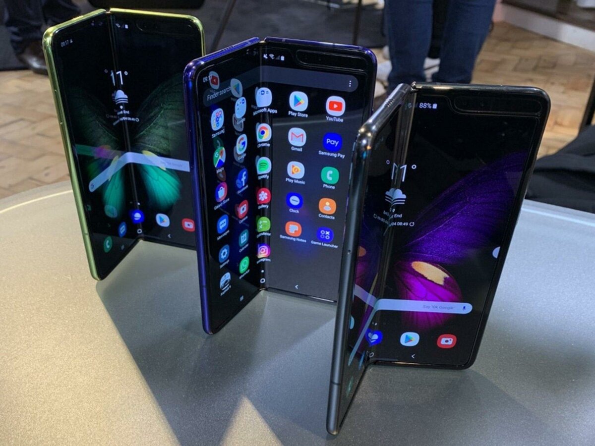 Samsung Galaxy Fold. Фото взято в презентационных целях
